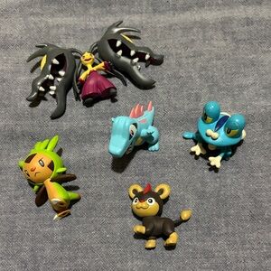 TOMY Pokémon figures